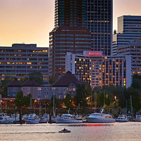 Отель Portland Marriott Downtown Waterfront Экстерьер фото