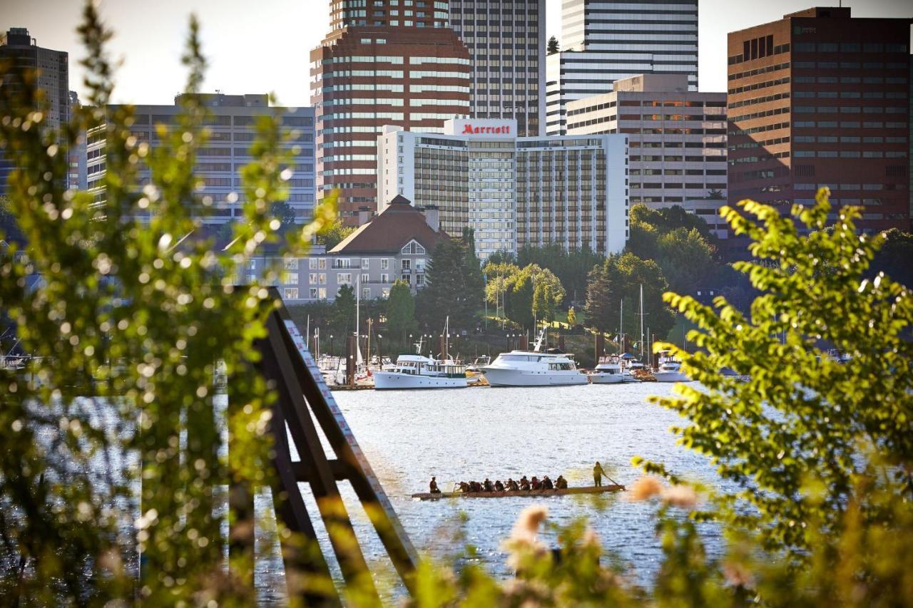 Отель Portland Marriott Downtown Waterfront Экстерьер фото