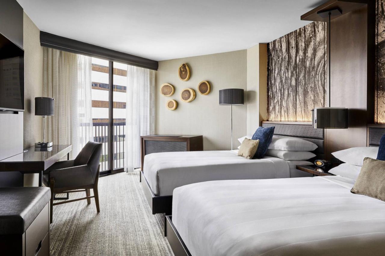 Отель Portland Marriott Downtown Waterfront Экстерьер фото