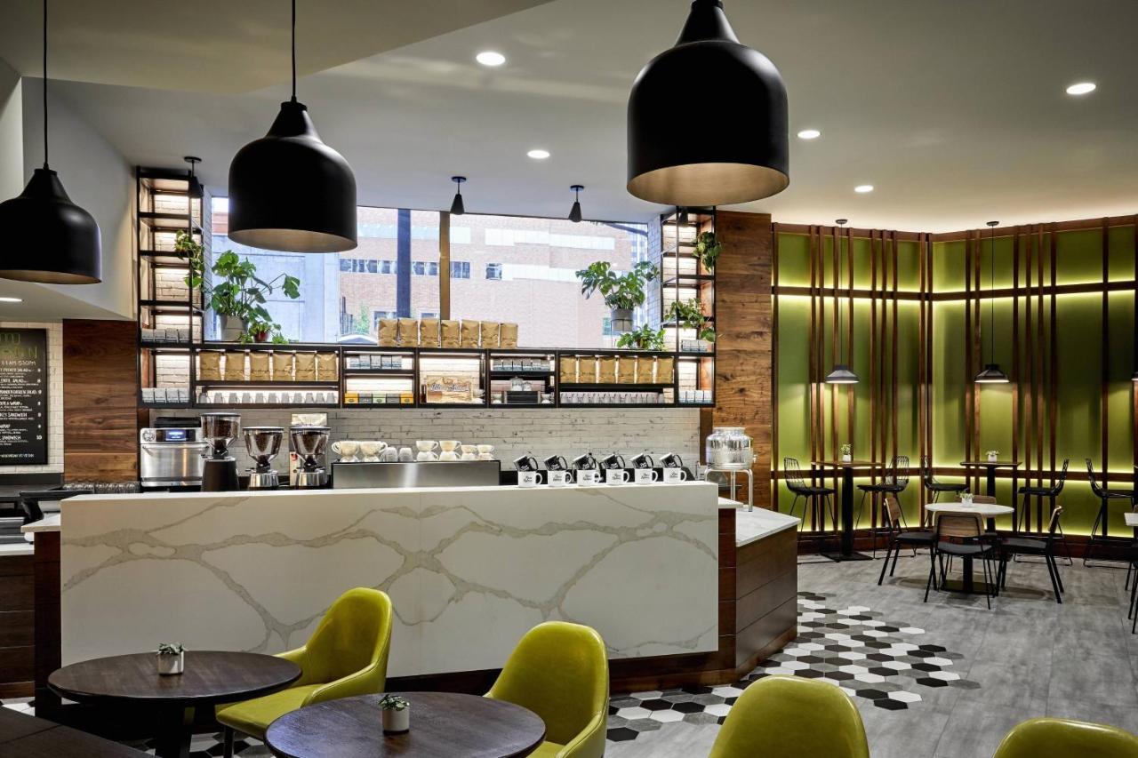 Отель Portland Marriott Downtown Waterfront Экстерьер фото