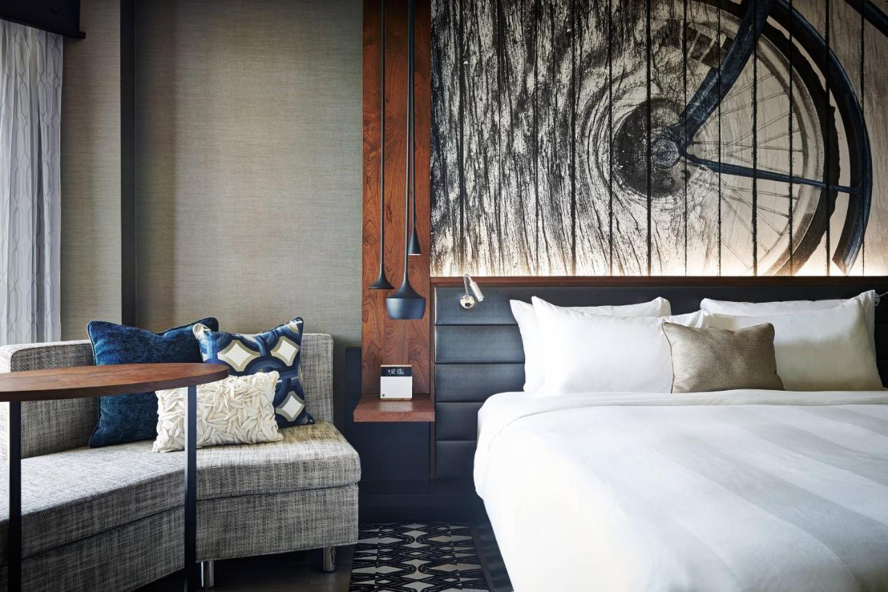 Отель Portland Marriott Downtown Waterfront Экстерьер фото