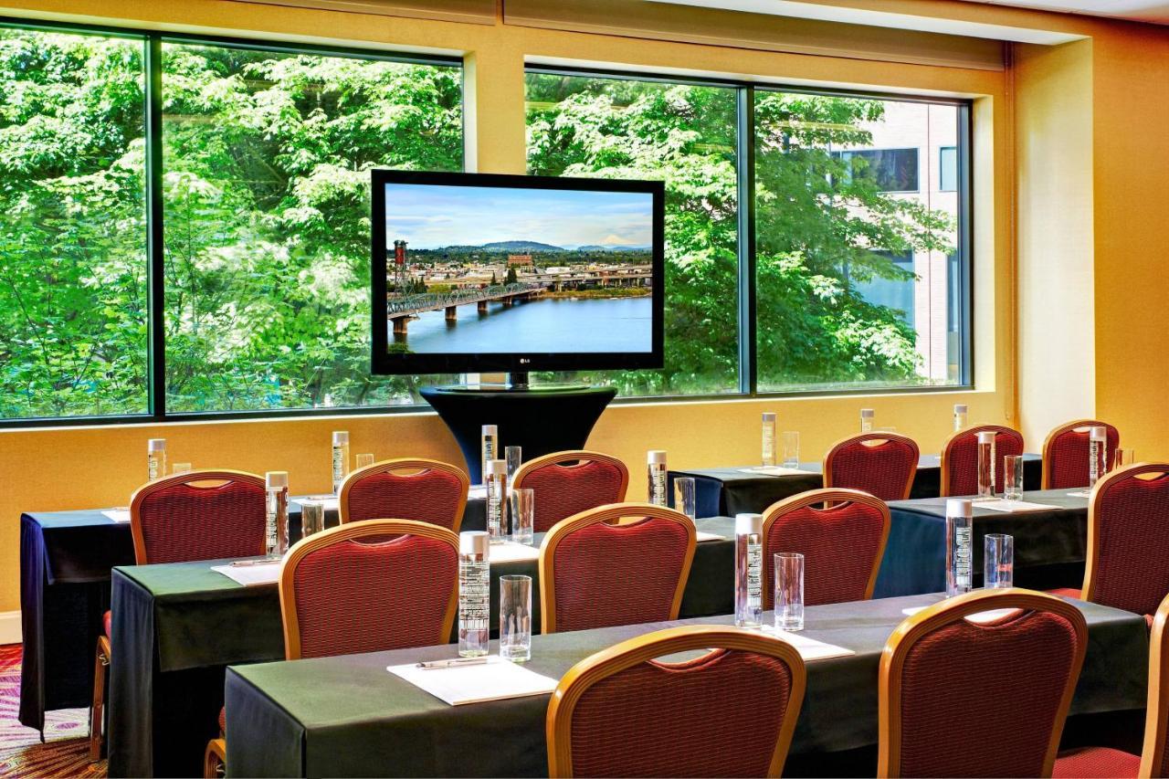 Отель Portland Marriott Downtown Waterfront Экстерьер фото