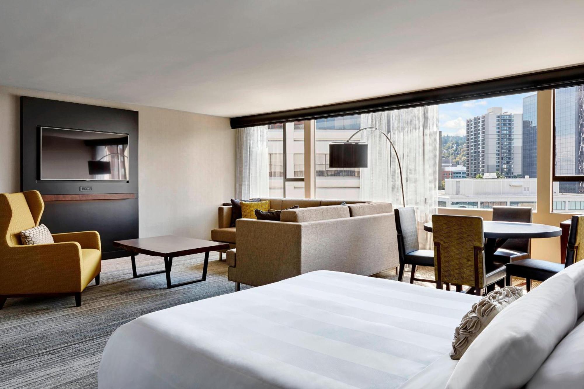 Отель Portland Marriott Downtown Waterfront Экстерьер фото