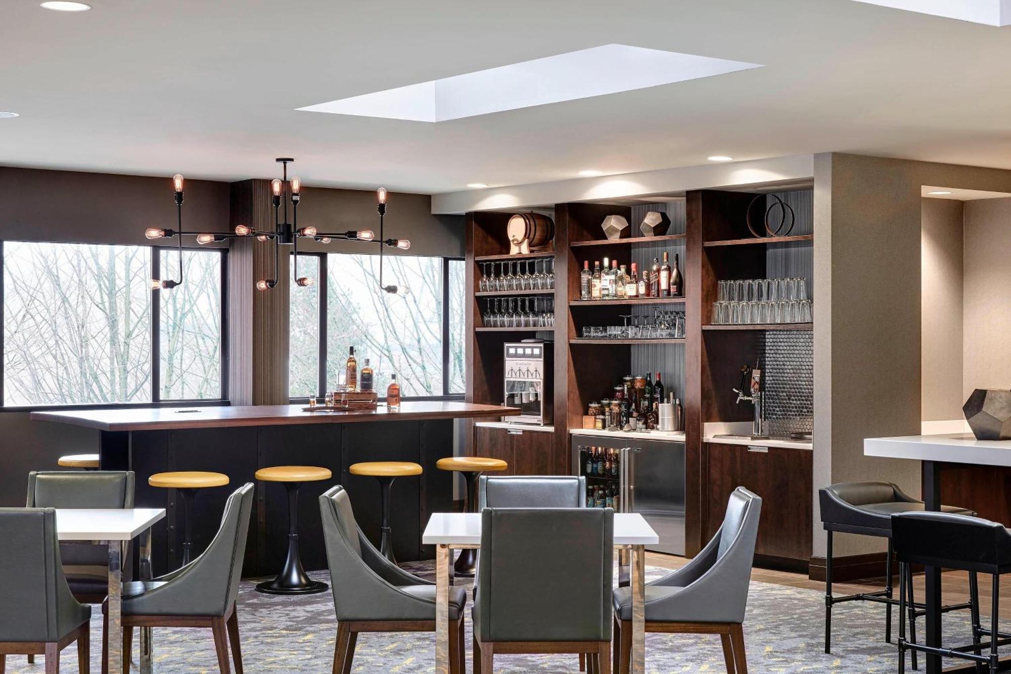 Отель Portland Marriott Downtown Waterfront Экстерьер фото